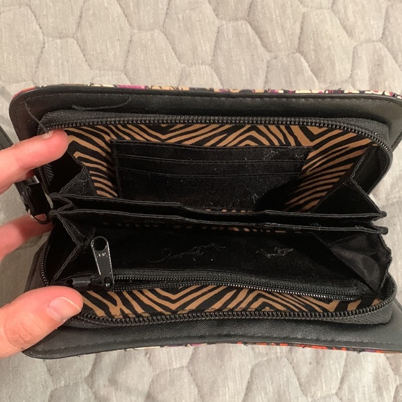 Brand new Vera Bradley wristlet - Picture 3 of 3